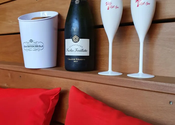 Loft Bord De - 800m Des Plages Hotel del amor