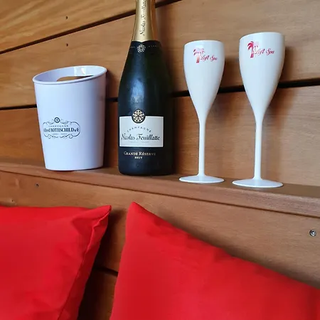 Loft Bord De - 800m Des Plages Отель для свиданий